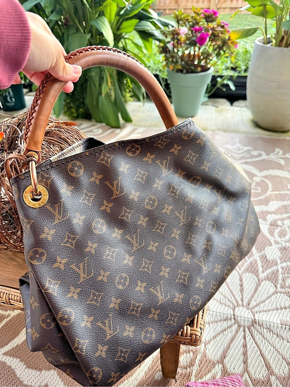 Louis Vuitton Artsy MM Monogram Shoulder Bag in Brown